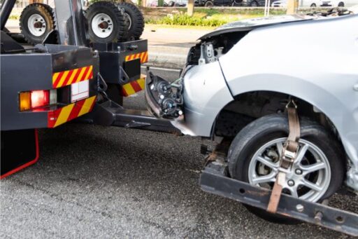 故障車を引き上げるイメージ