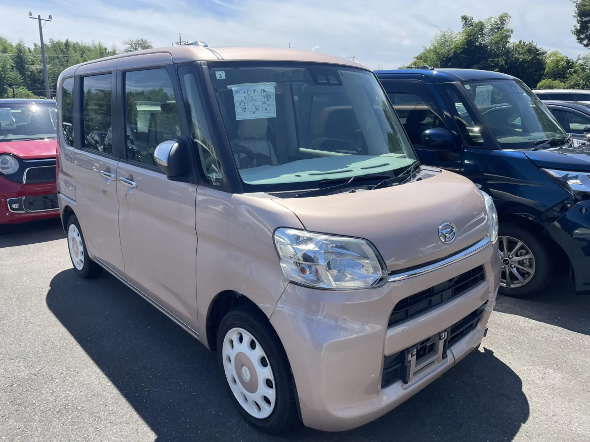タント　ピンク色　事故車両　前方損傷　修復歴有